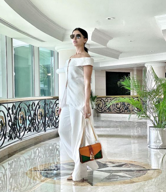 Stunning Samantha Ruth Prabhu Gives Major Boss Lady Vibes In Her Wide-Legged Pants, Take Fashion Cues - 4