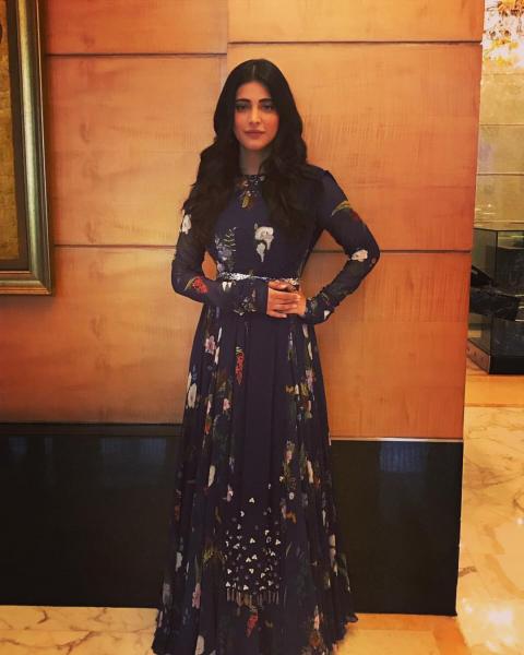 Throwback To The Times When Shruti Haasan Looked Like A Quintessential Beauty In Long Dresses - 4