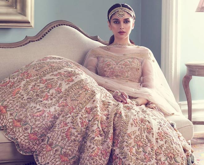 Times Aditi Rao Hydari Defined Royalty With Her Special Looks - 4