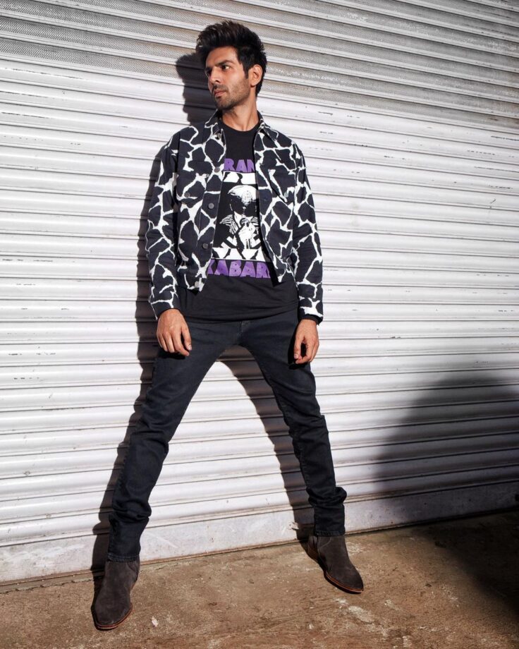 Trouble Acing Your Tee And Jacket Style? Take Cues From Kartik Aaryan - 3