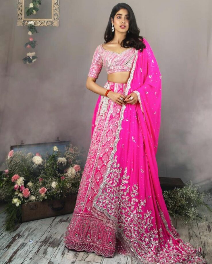 5 Times Janhvi Kapoor Inspired Manish Malhotra Lehengas Perfect For Your Brother’s Wedding - 4