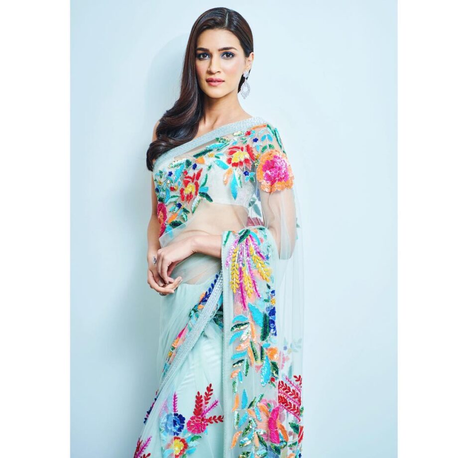 5 Times Kriti Sanon Proved Sartorial Excellence Starts With A Saree - 4