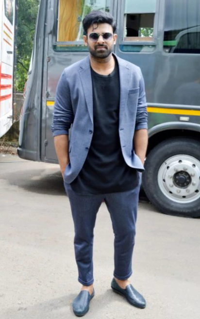 Dress Like The Best! Let Baahubali Actor Prabhas Serve You Inspiration - 1