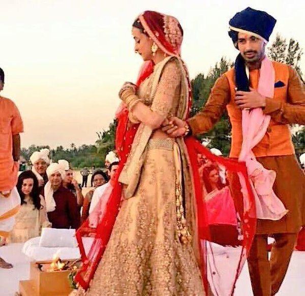 Aamna Sharif To Anita Hassnandani: TV Celebs And Their Stunning Marriage Pictures - 4