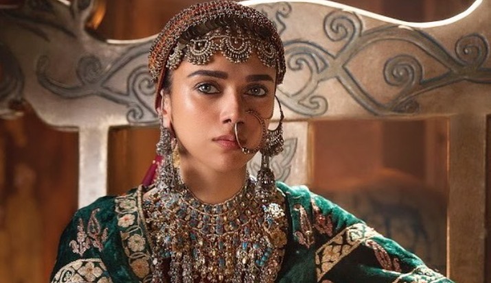 Aditi Rao Hydari’s Royal Indian Outfits We Surely Would Love To Steal - 2