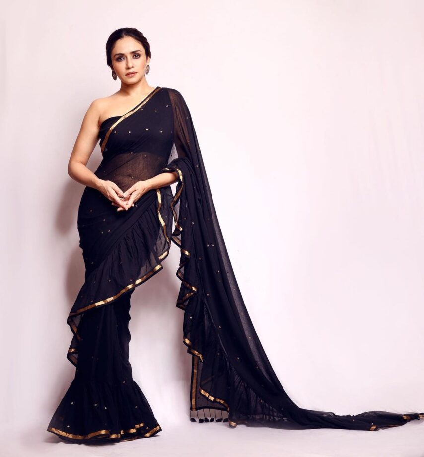 Amruta Khanvilkar Inspired Black Outfits We Loved The Most - 5