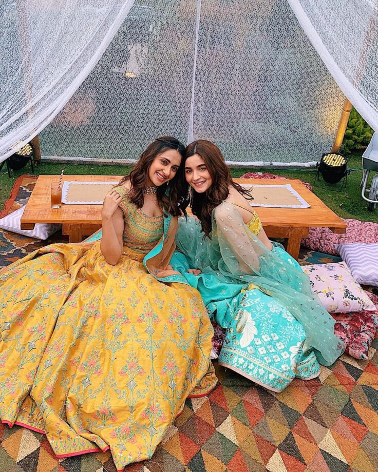 Anushka Sharma, Janhvi Kapoor, Priyanka Chopra, Alia Bhatt: Bollywood Actresses and Their BFF Moments - 4