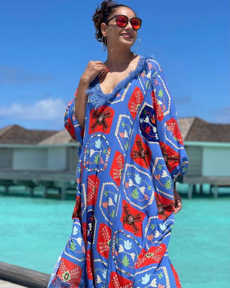Bipasha Basu Looks Total Knockout As She Slays In the Maldives In Kaftan - 2