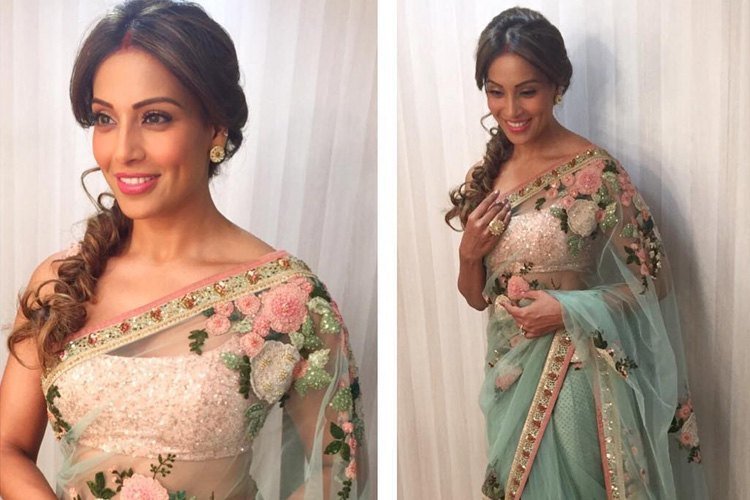 Bipasha Basu’s Top 7 Hottest Ethnic Looks That You Would Want To Try - 4