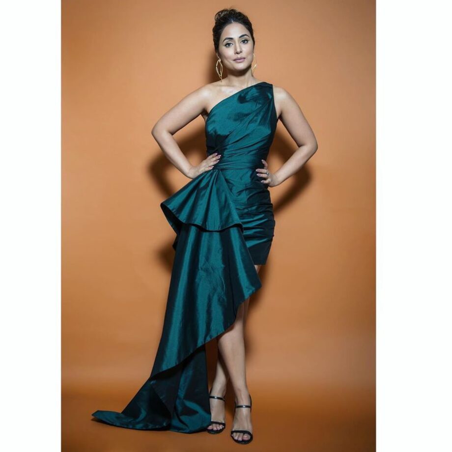 Boss Lady Hina Khan Stuns Us With Her All Green Look, See Pictures Here - 4