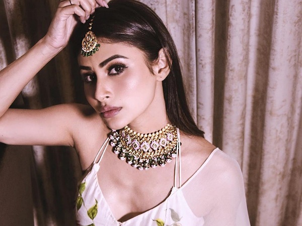 Conquer The World With Minimal Jewelry: Take Hints From Rubina Dilaik And Mouni Roy - 4