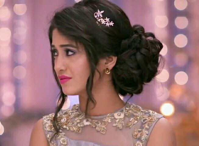 Celeb-Inspired Bun Hairstyles To Rock This Navratri: Must Take Approved Tips From Shivangi Joshi & Divyanka Tripathi - 0