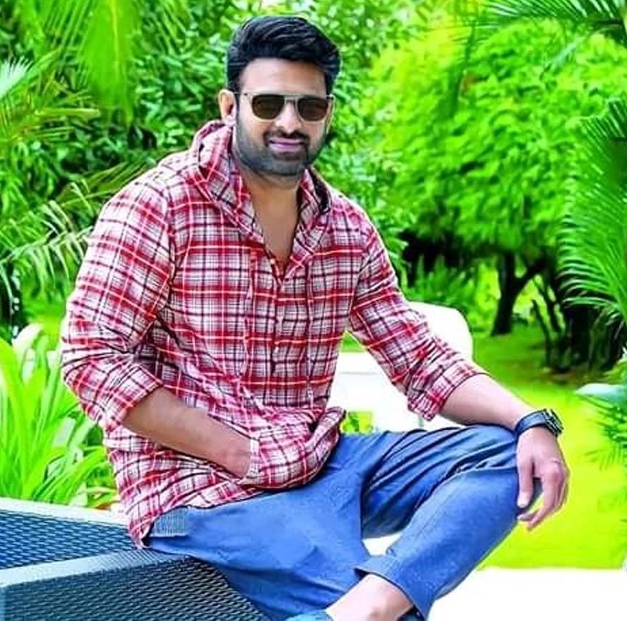 Cool In Casuals: Take Casual Dressing Inspiration From Prabhas - 3