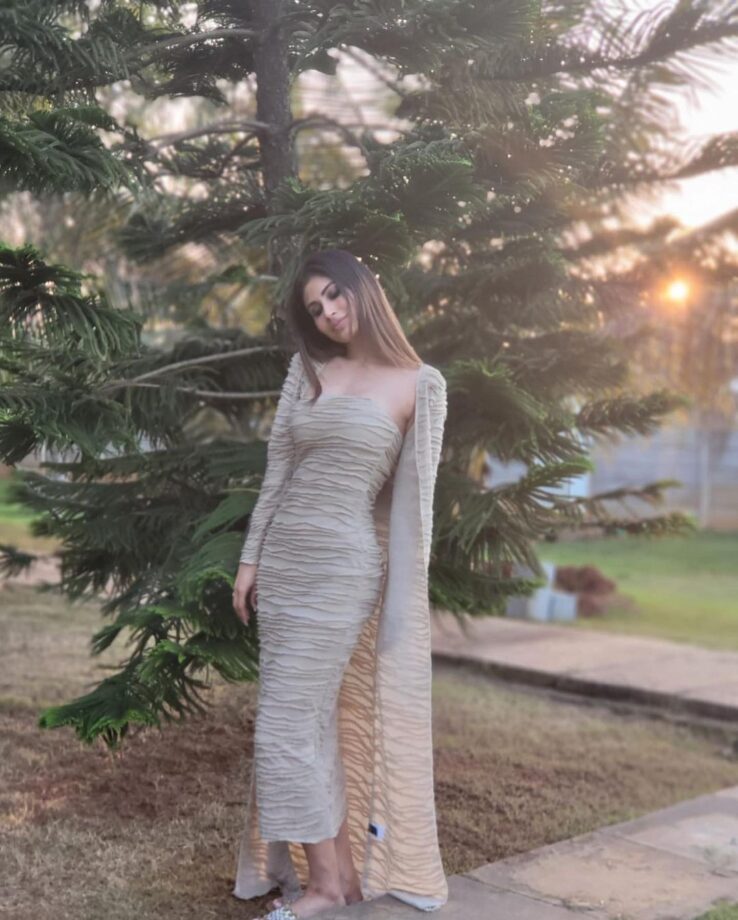 In Pics: Have You Seen Mouni Roy’s Shimmery Outfit Yet? - 8