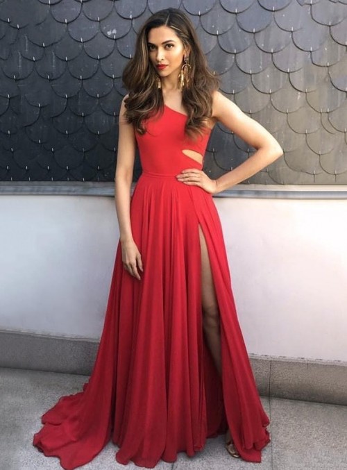 Deepika Padukone Loves Styling In Red And Here Is Proof - 0