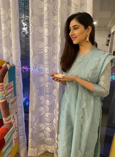 Disha Parmar Or Dipika Kakar: Who Wore This Blue Kurta Better? - 6