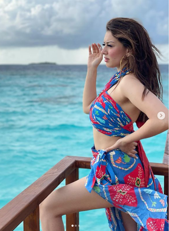 Hansika Motwani Has The Best Kind Of Blues In Her Latest Beach Photo, These Pictures Are A Proof Of It - 0