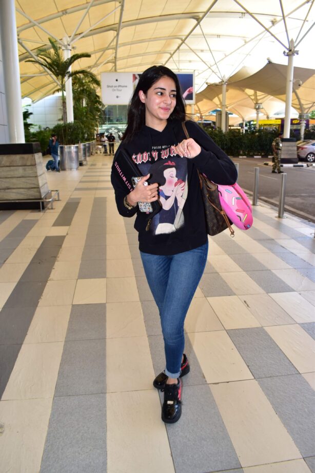 Heading Towards A Vacay? Here Is Ananya Panday Showing You Ways To Look Hot During Your Travel - 4