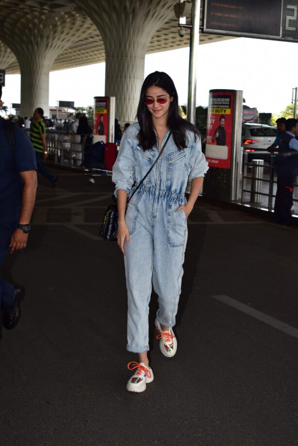 Heading Towards A Vacay? Here Is Ananya Panday Showing You Ways To Look Hot During Your Travel - 1