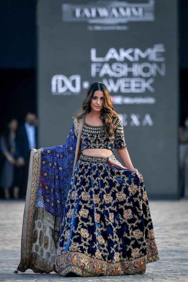 Hina Khan Looks Drop-Dead Gorgeous As She Walks The Ramp At Lakme Fashion Week; See Pics - 1