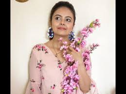 Hina Khan Vs Devoleena Bhattacharjee: Which Star Wore The Pink Floral Dress Better? - 6