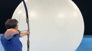 Impressive! A Man Uses Arrow To Pop Multiple Huge Balloons At The Same Time Will Leave You Stunned But May Also Make You Say “Wow”