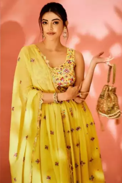 Kajal Aggarwal’s Super Elegant Yellow Anarkali That Made Us Go Crushing - 3