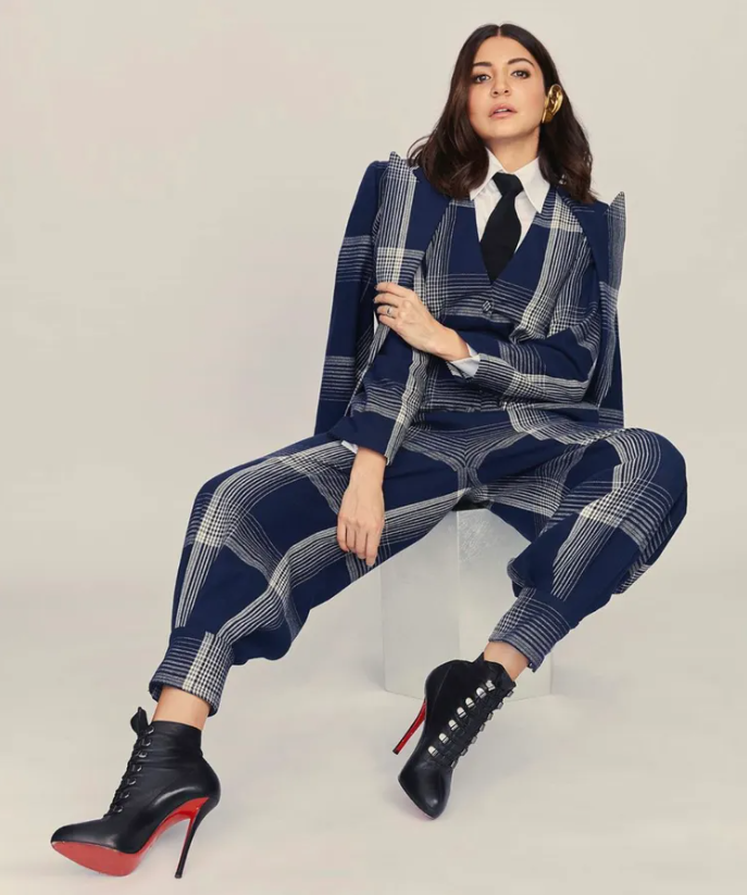 Kangana Ranaut To Sonakshi Sinha: Hotties In Checkered Pantsuits - 1