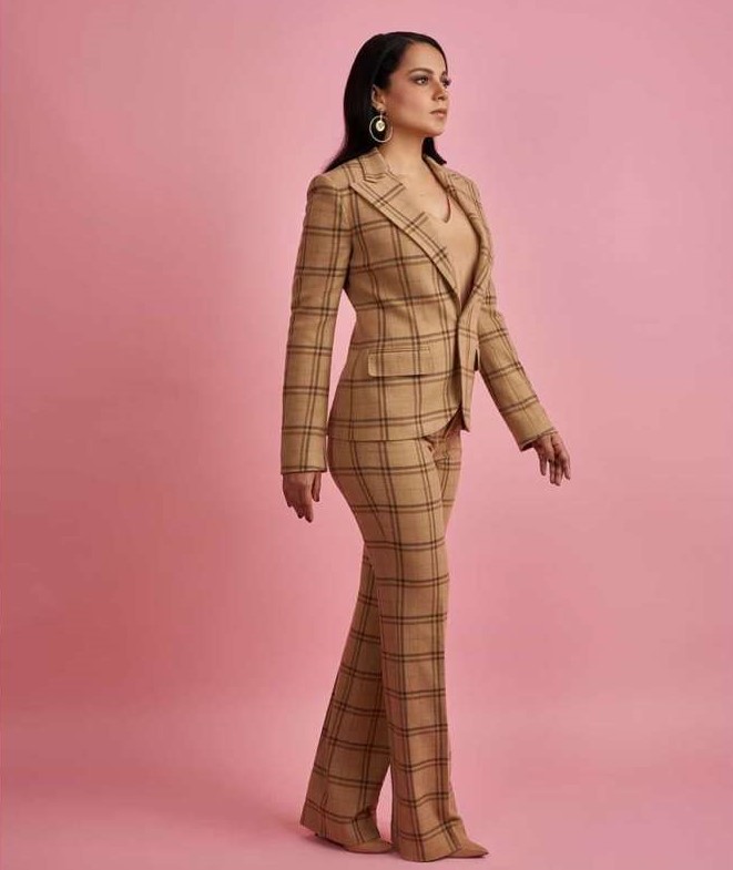 Kangana Ranaut To Sonakshi Sinha: Hotties In Checkered Pantsuits - 0