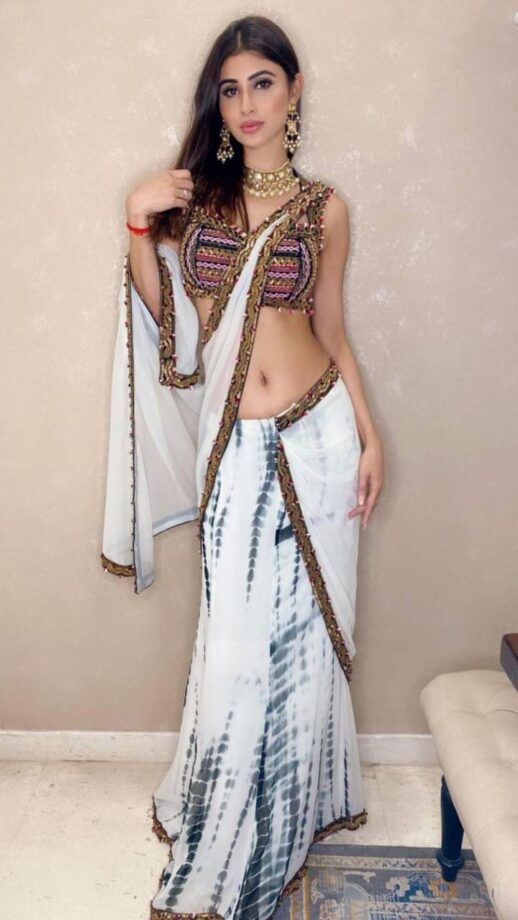 View Mouni Roy’s Sizzling Saree Photos Which Will Make You Sweat - 1