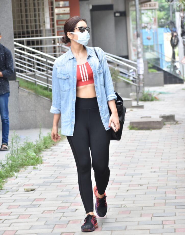 Photo: Fitness Enthusiast Raashii Khanna Donned A Denim Jacket With Her Workout Outfit; This Unusual Add-On Is Surely A Hit - 0