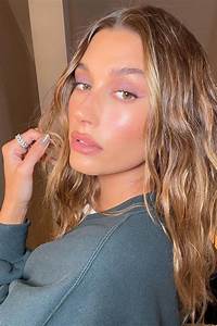 Purple Eye Makeup Look Of Hailey Bieber For Edgy & Fresh Style, Take Cues - 3