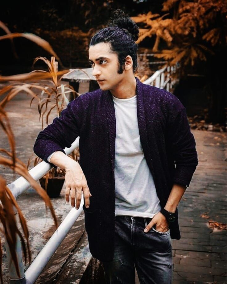 Cool Looks Of Handsome Boy Sumedh Mudgalkar Will Make You Jealous - 3