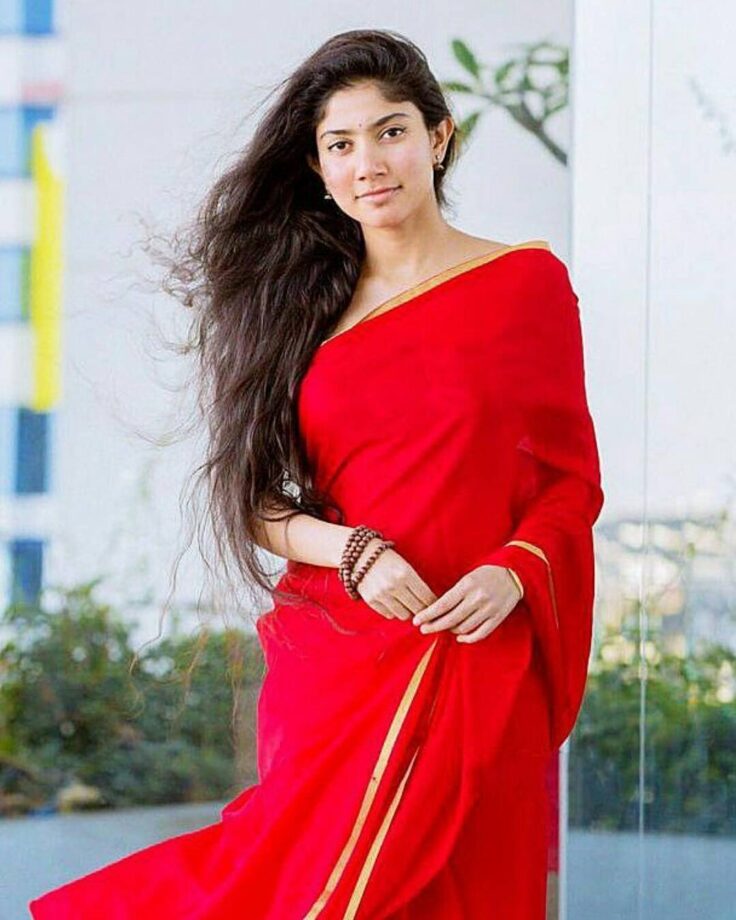 The beauty switch: Sai Pallavi can switch from western to ethnic smoothly - 2