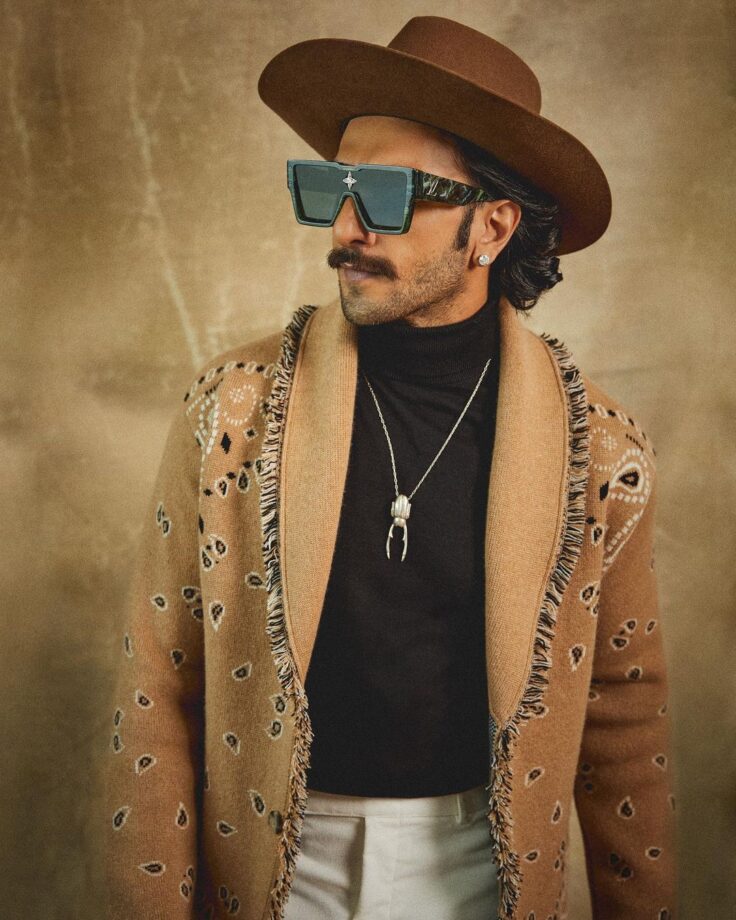 Ranveer Singh, Hrithik Roshan, Kartik Aaryan, Vicky Kaushal: Celebs Inspired Coolest Jackets Every Man Should Own - 4