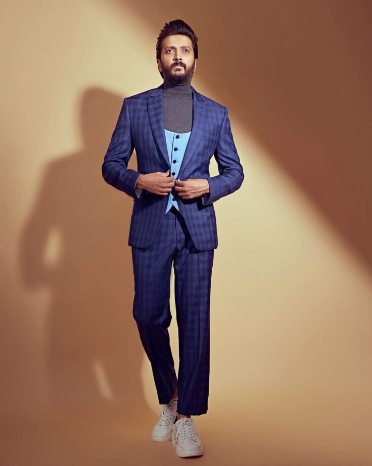 Riteish Deshmukh Raises The Bar As He Poses In Elegant Suit Besides His Pet Dog - 3