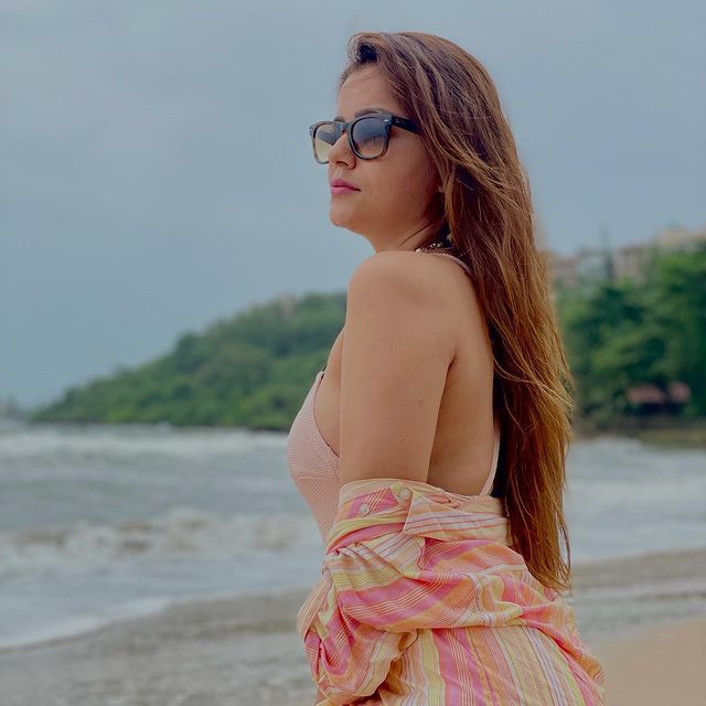 Rubina Dilaik Hottest Beach Babe Looks That Will Set Your Heart On Fire - 3