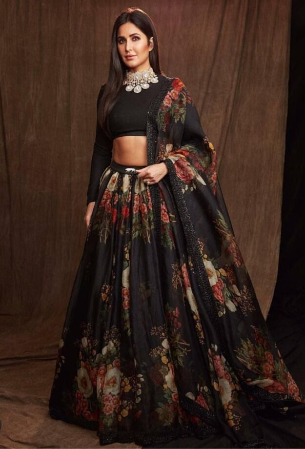 Shraddha Kapoor To Deepika Padukone: 5 Times Bollywood Queens Ruled Our Hearts In Black Lehenga - 1