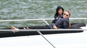 Sleek Pictures Of Angelina Jolie For Vacations Proved Her Love For Travelling!