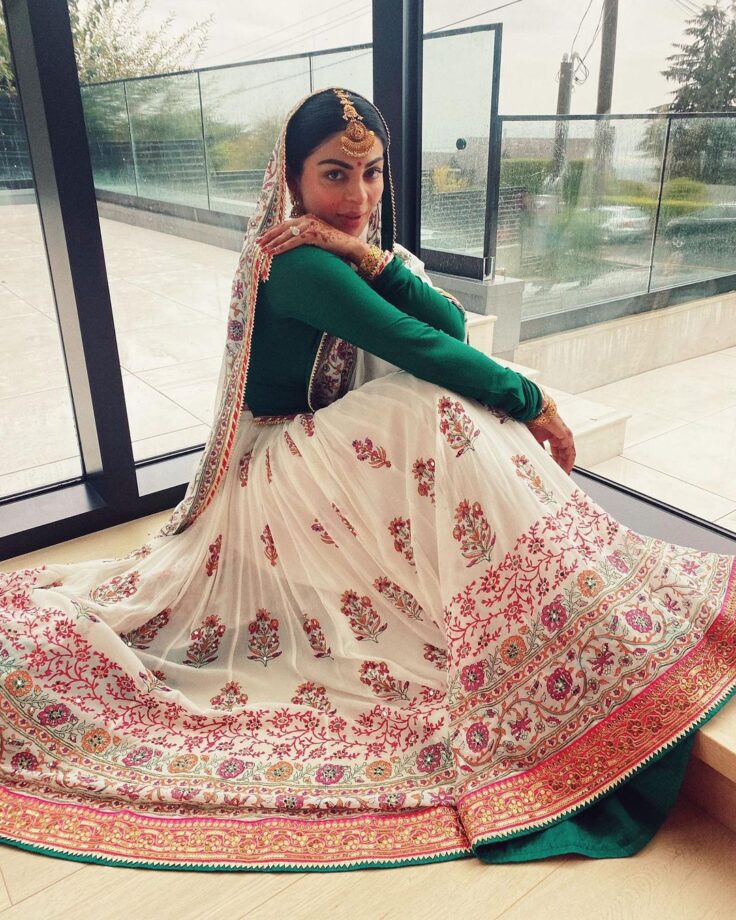 Sonam Bajwa & Neeru Bajwa Hottest Wedding Guest Looks We Would Love To Try - 4