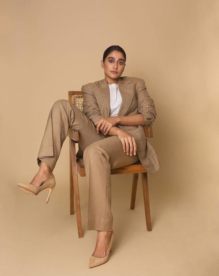 Style File! A Look At Regina Cassandra’s Drop-Dead Gorgeous Fashion Looks; From Formals To Casuals - 2