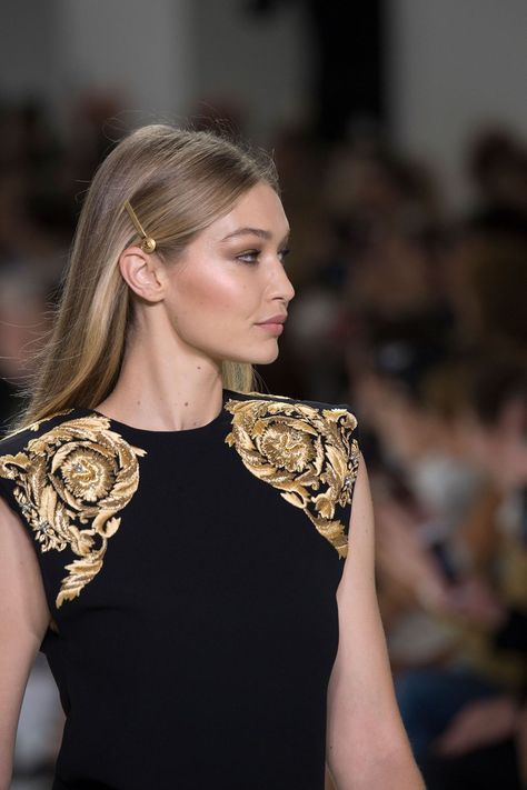 Look dazzling like Gigi Hadid: Fashion cues from her Instagram handle - 3