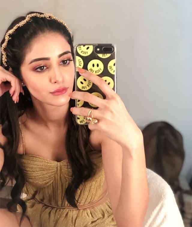 Style Goals: Unique Hair Accessories To Try This Party Season: Grab Them From Sonam Kapoor & Ananya Panday - 2