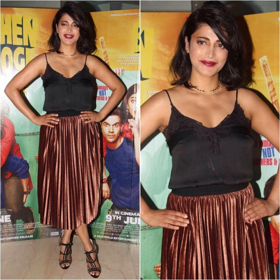 Style Your Pleated Skirts Like Shruti Haasan, Take Hints Here - 1