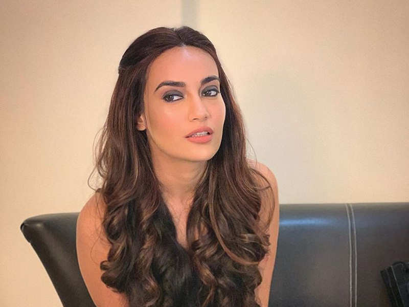 The Only Cool Work Hairstyle Look Book That You Need! Hunt It From Surbhi Jyoti - 2