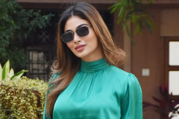 The Sunglasses Inspiration You Didn’t Think You Needed! Let Mouni Roy’s Shades Collection Be Your Inspiration - 3