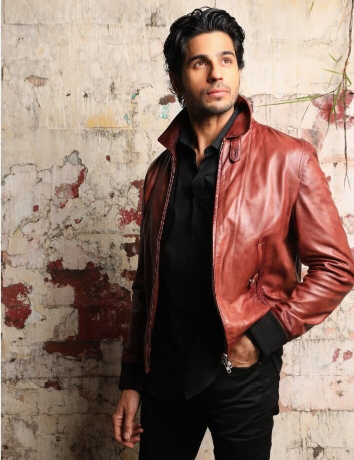 Times Siddharth Malhotra Showed Ways To Ace In Leather Jacket - 1