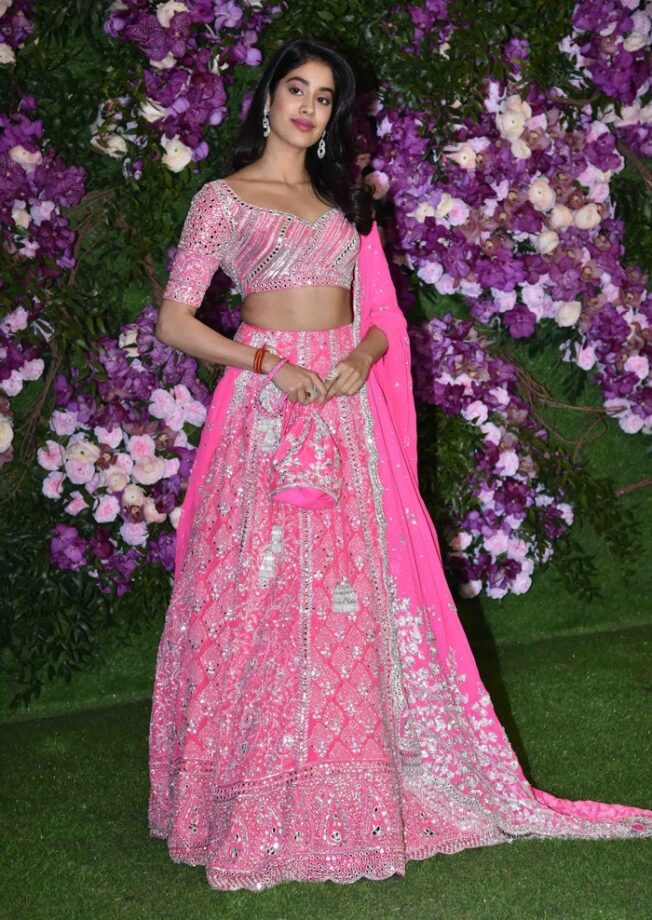 Tips To Rock A Summer Wedding Guest Look With Alia Bhatt, Janhvi Kapoor, And More - 1