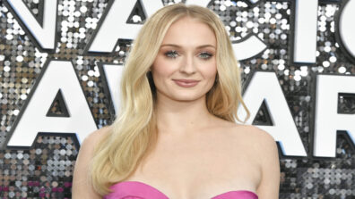 Versatile Personality Sophie Turner’s Got Jokes! She Didn’t Hold Back When Roasting!