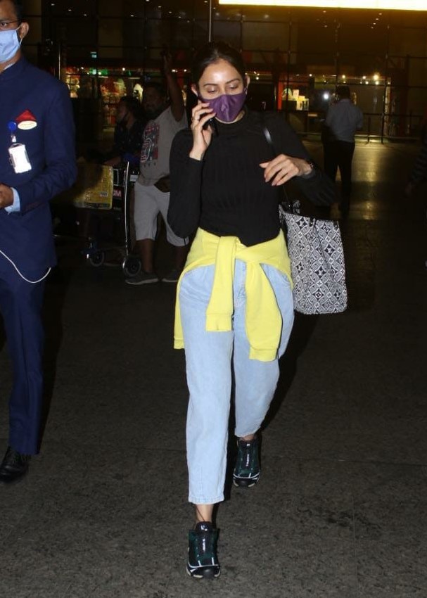 What A Hottie! Rakul Preet Singh Was Spotted At Mumbai Airport, Glimpses Here - 2